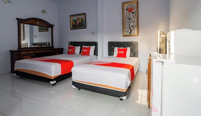 OYO 93976 Maluku Guest House in Blitar