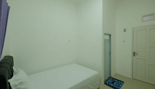 Hotel O Rafira Losmen NearYani Heahlerr in Marabahan