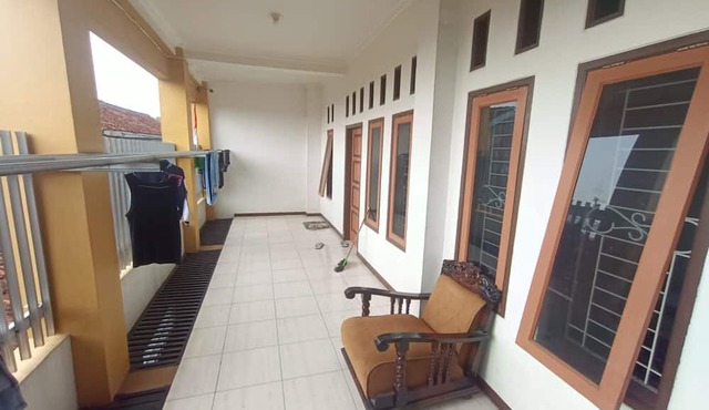SPOT ON 93385 Penginapan Hj Lilis 2 Syariah in Sukabumi