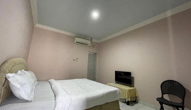 Hotel O Raudhatul Husna Homestay Syariah in Padang
