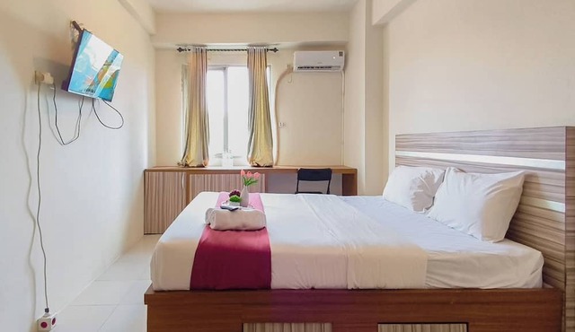 Restful And Warm Studio At Apartment Menara Rungkut in Surabaya