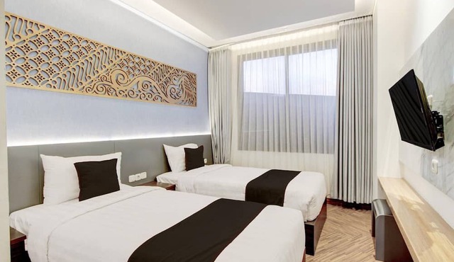 Luxury Twin Stay with Free WiFi and Parking in Semarang