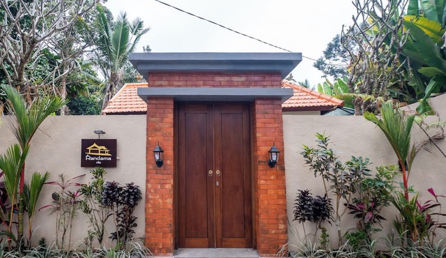 Randama Villa with Private Pool and Kitchenette in Tegallalang