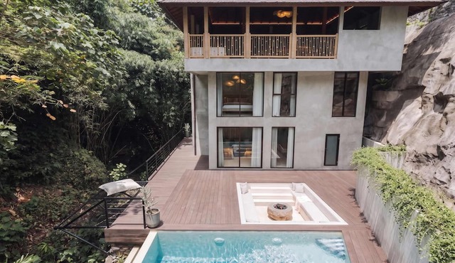 Jungle Villa, Brand New, Unique Art Design, Pool in Gianyar Regency
