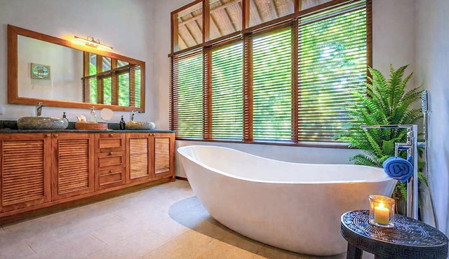 Luxury Honeymoon Suite with Ocean Views, Pool, and Breakfast at Diving Paradise in Pemuteran