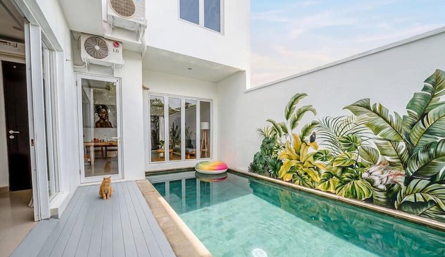 Chic 3BR in Nusa Dua w Ocean View+Cinema+Rooftop in Kabupaten Badung