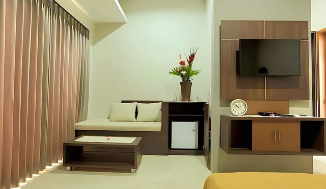7 Minute Walk to The Sanur Beach. 1 BR Cozy and close to night Market food