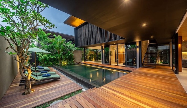 The Continental 8 bedroom luxury Seminyak