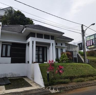 Raya Bukit Kamboja Home Stay in Karangploso