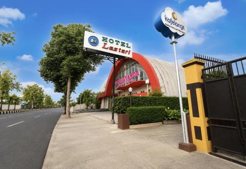 Townhouse Oak Hotel Lestari in Berpodak