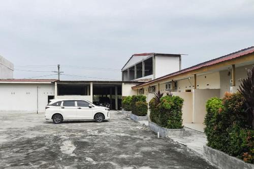 RedDoorz near Pantai Indah Sialang Buah in Perbaugan