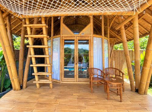 Hideaway Bamboo House in Selat