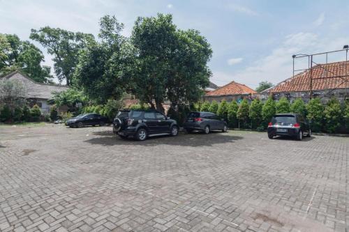 RedDoorz near Alun Alun Bandung 3 in Bandung