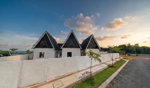 Altura Hill Villas By Pro in Bokor