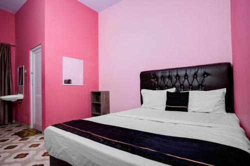 Hotel O near Urip Sumoharjo Hospital formerly Yasmine Guesthouse Syariah in Tanjungkarang