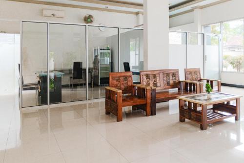 RedDoorz Syariah at Labuhan Maringgai Lampung 2