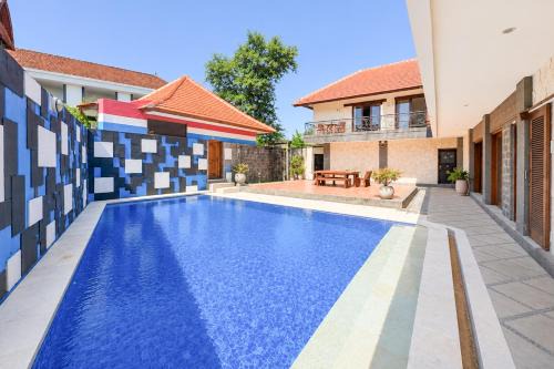 RedDoorz at Putri Inn Homestay Sanur