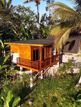 Forest Side Bungalow in Tetebatu