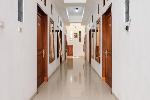 RedDoorz @ Jalan Danau Limboto in Malang