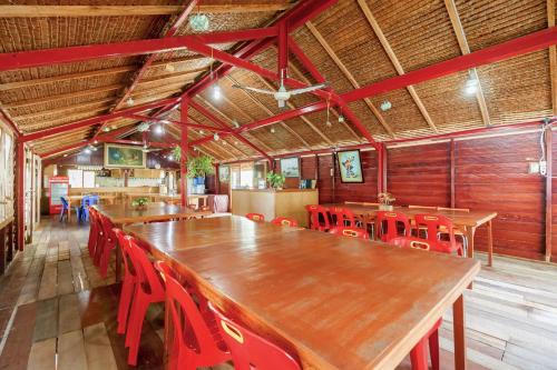 RedDoorz Syariah at Sumur Tiga Beach Sabang Aceh in Sabang