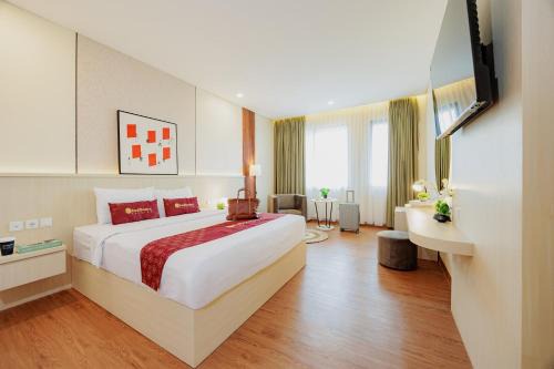 RedDoorz Premium near Paris Van Java Mall in Bandung