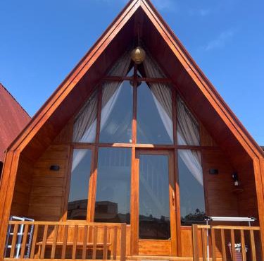 Cabin pandawa in Dieng