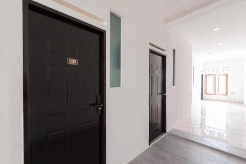 Urbanview Don Juan Pondok Gede by RedDoorz in Warungsergon
