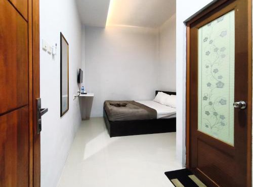 The Silas Room Mitra RedDoorz in Cakranegara