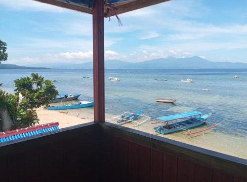 Sunset Guest House & Bar in Bunaken