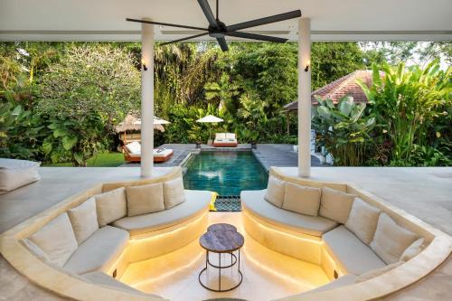 Villa Reina by SooBali - Spacious & Modern near Canggu with Butler-Cook, Private Pool and Tropical Gardens
