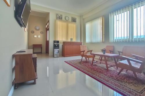 RedDoorz Syariah at Innap Guest House Alun Alun Sragen in Sragen