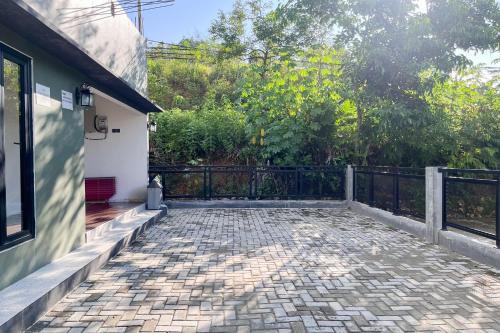 Urbanview DSulthan Guest House Syariah IKN in Sepaku