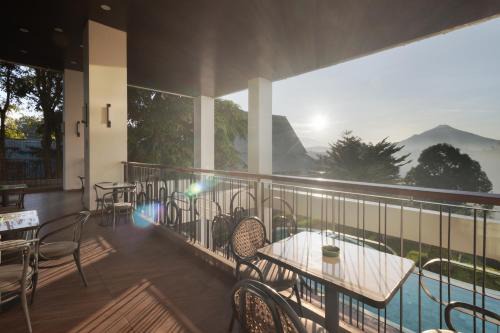 Luwansa Hotel and Convention Center Manado in Manado