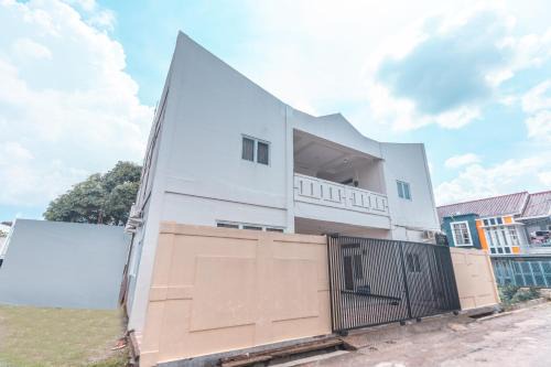 OYO Life 2658 Kost Rasyamada in Bogor