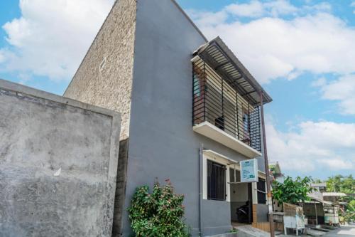 SPOT ON 93966 Dhiya Guest House Syariah in Kediri