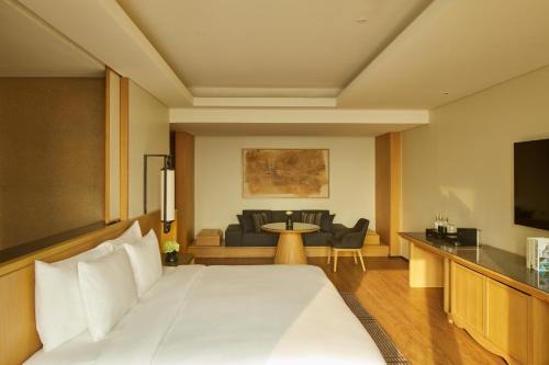 Hotel Tentrem Jakarta in Serpong