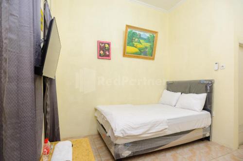 Fajar Inn Mitra RedDoorz in Jakarta