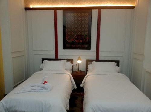 Mruyung Guest House Kota Lama Banyumas Mitra RedDoorz in Banyumas