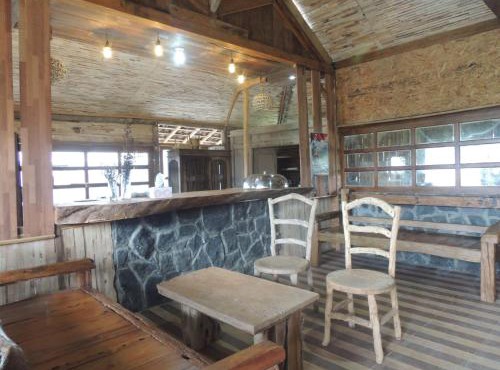 Singgasana Villa & Resto in Bedakah