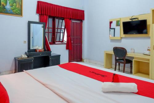 RedDoorz Plus Syariah near Stasiun Pekalongan 2 in Pekalongan