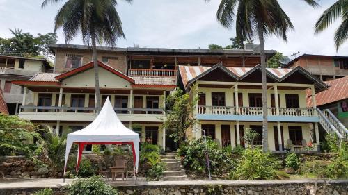 Sibayak Guesthouse in Tuktuk Siadong