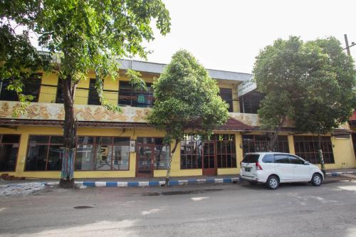 RedDoorz @ Panglima Sudirman Probolinggo in Probolinggo