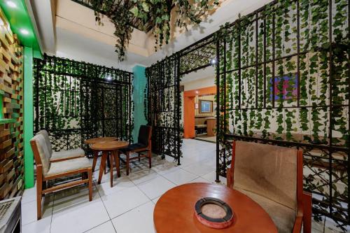 Reddoorz Istana Plaza 